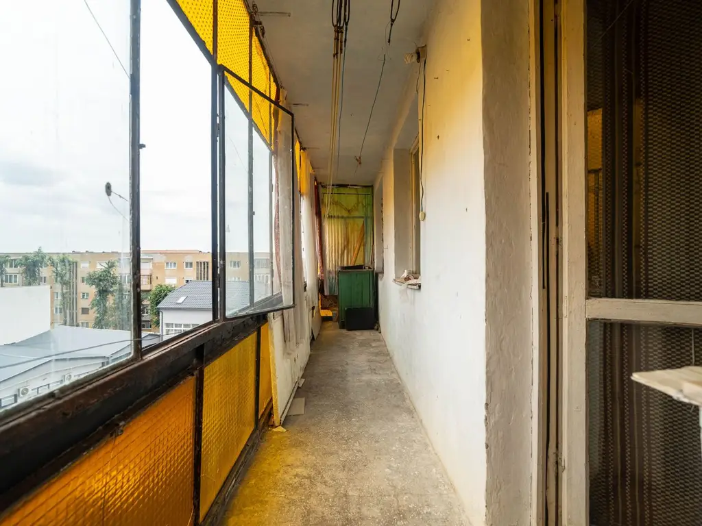 Apartament 4 camere decomandat - bvd. Revolutiei - COMISION 0