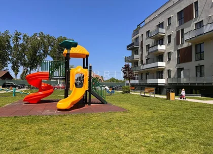 DE ÎNCHIRIAT: Apartament modern cu o cameră și parcare | Maurer