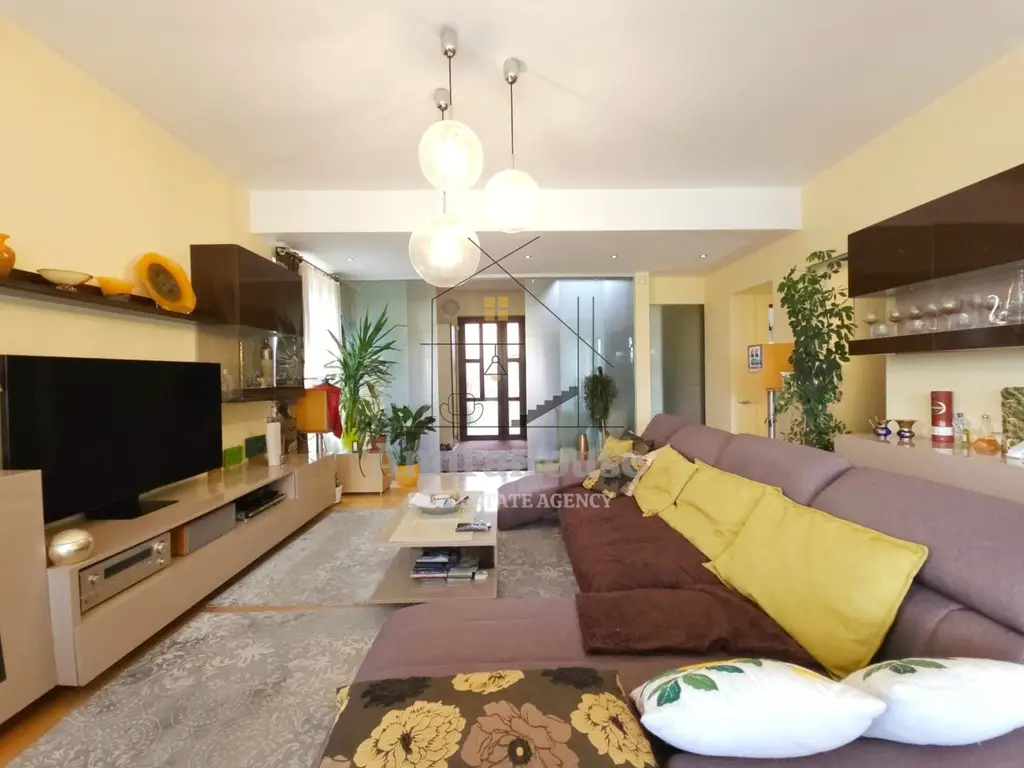 Casa individuala 5 camere, teren 600 mp, finisata, 167 mp utili zona str Oasului