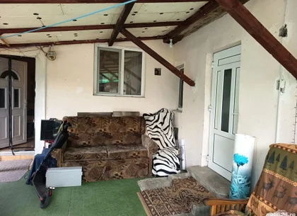 BRASADAS vinde casă 4 cam zona UNIO pentru două familii.