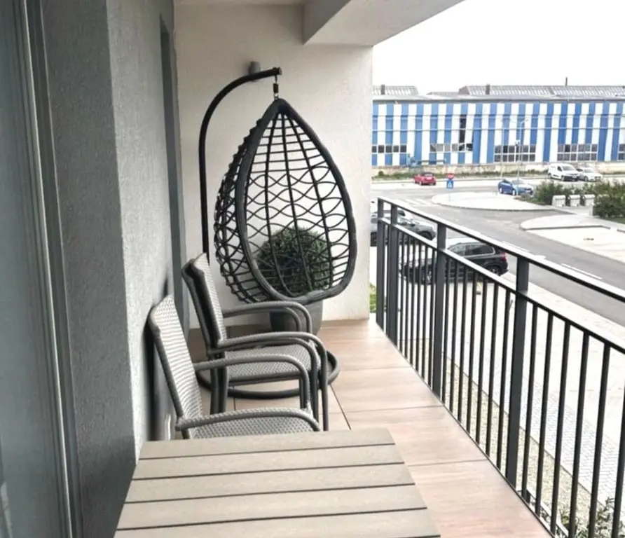 Apartament de lux 2 camere Zona Coresi Kasper 2 locuri de parcare boxă