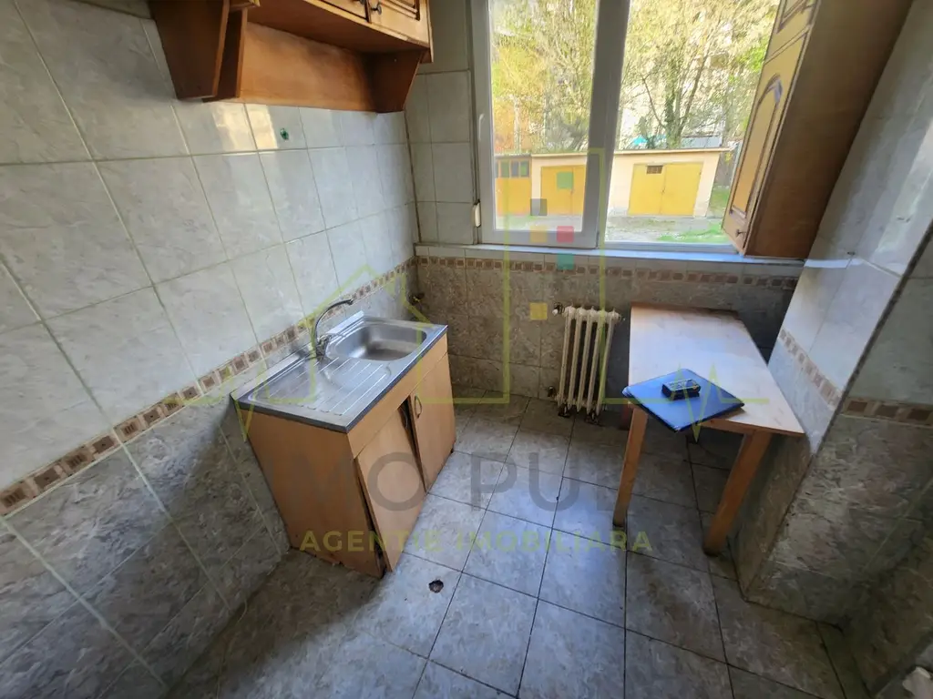 Ultracentral. Parter inalt. Intrare separata. Teren 403 mp in proprietate.