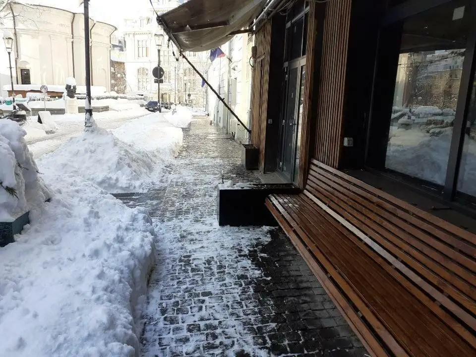 BRASADAS închiriază sp. comercial 135mp in centrul istoric.