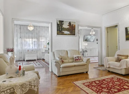Vând apartament lux