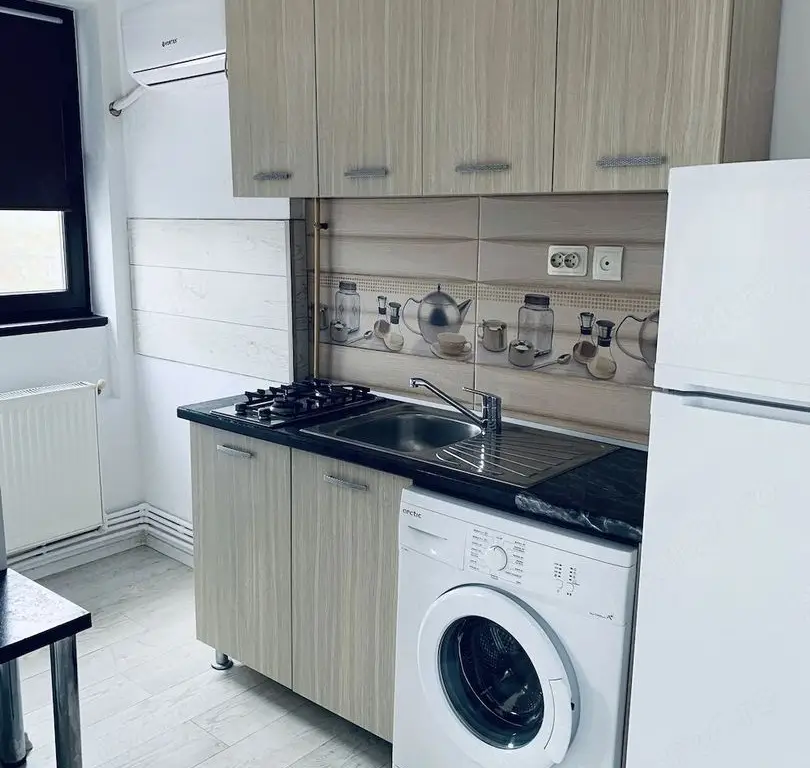 De inchiriat apartament cu o camera Centru, 280 euro