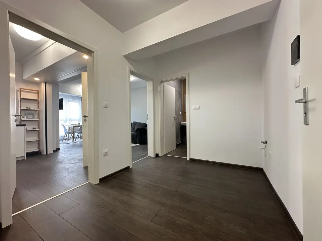 Vânzare garsonieră cu parcare Avantgarden 3 Faza 5