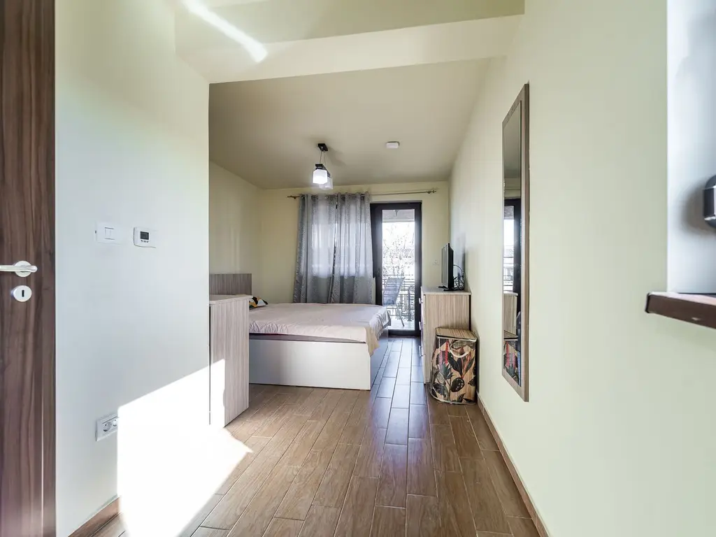 Casă cu5 camere, teren 720 mp, fotovoltaice 13 kW, Aradul Nou