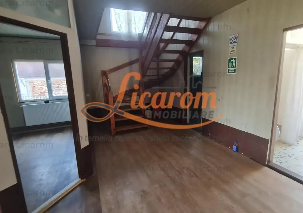 Proprietate in Cristian cu trei constructii+o fundatie,450000euro