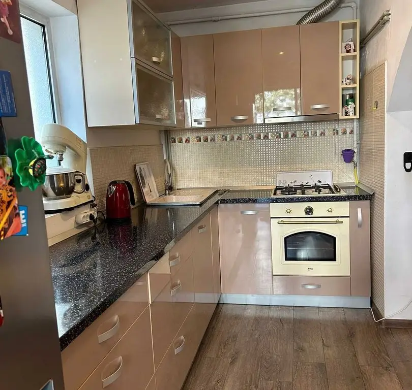 De vânzare apartament cu 4 camere în zona Cișmigiu