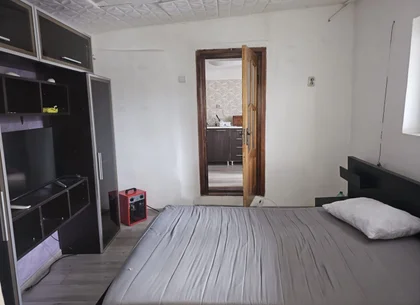 Casa 35 mp cu curte 300 mp, Micro 17 – Str. Oltului, 250 euro lunar