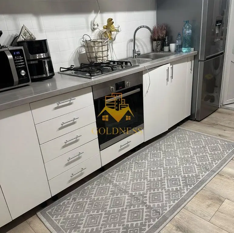3 camere, Ultracentral, Zona Dorobantilor, Facultata de Drept, Cipariu