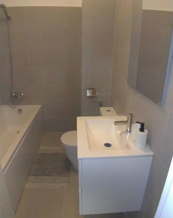 Inchiriez apartament nou 3 camere + 2 băi, lângă parcul Titănel