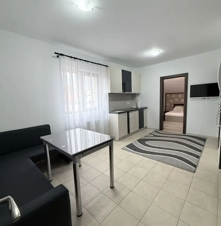 Proprietar 2 camere decomandate,bloc nou,prima inchiriere,zona Lipovei - Iulius Mall,mobilat