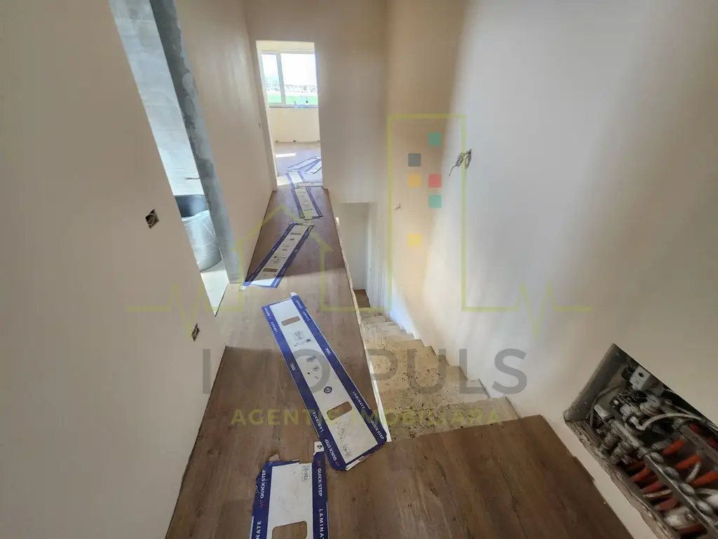 Duplex. Teren 380. 5 Camere. 3 Bai. Mosnita