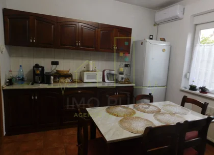 Casa individuala in oras. Mobilata si Utilata.Panouri solare