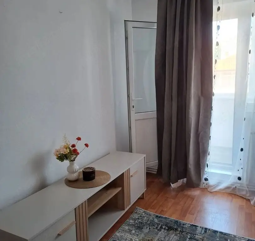 De inchiriat apartament cu 2 camere, Ireg, etajul 1, 400 euro