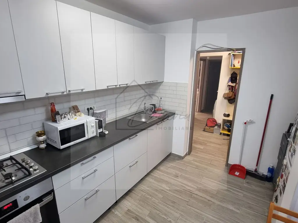 Comision 0% I Apartament 3 camere Piata Resita I Etaj 3/4 I Centrala
