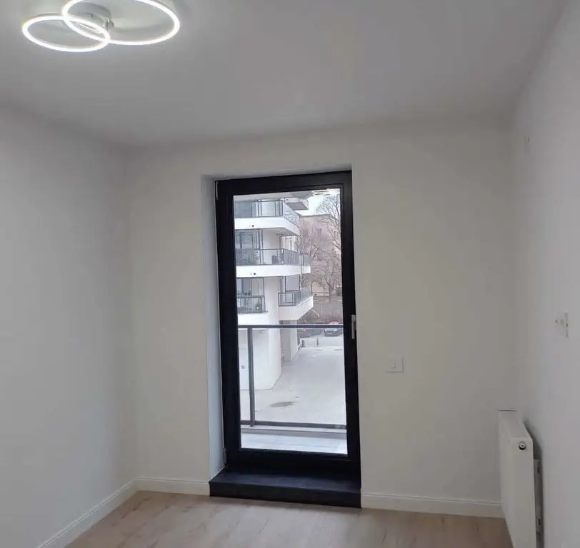 2 apartamente de vanzare