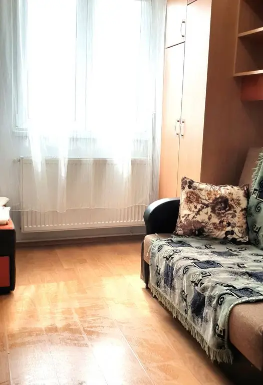 Apartament 3 camere de inchiriat Florilor
