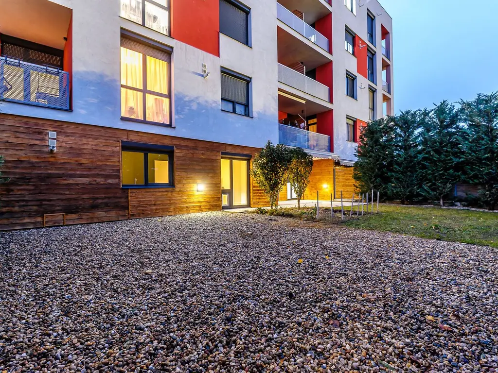 PROPRIETATE VANDUTA Apartament ARED spectaculos cu gradina si garaj