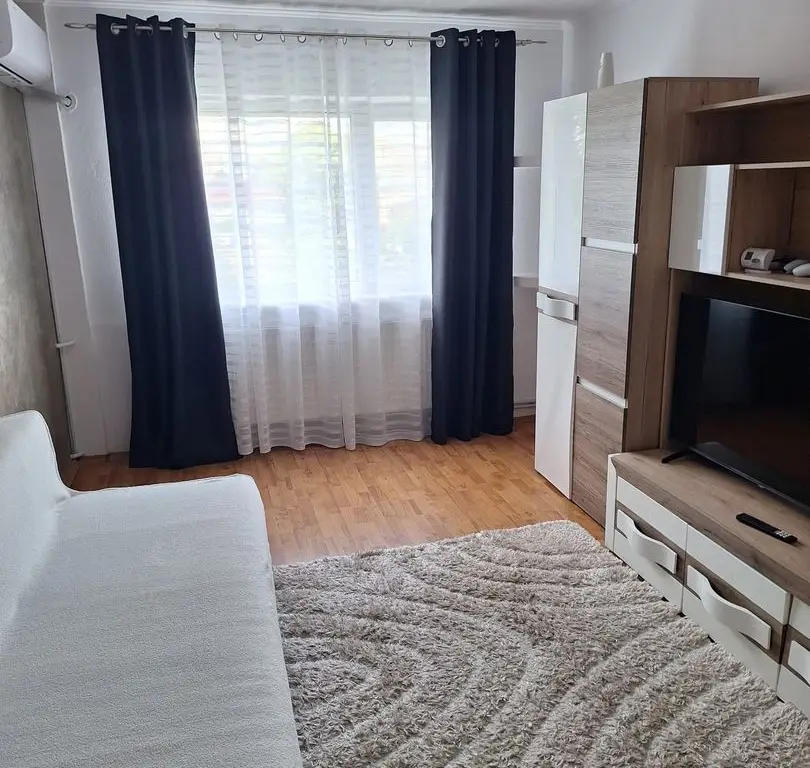 Regim hotelier, 2 camere, Micro 17, 200 lei/noapte