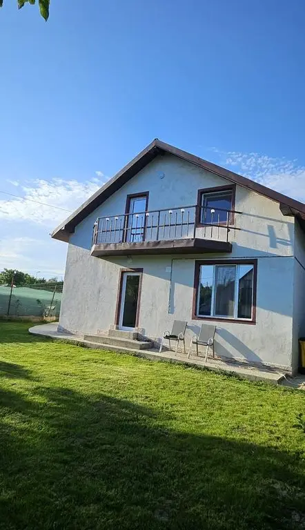 De inchiriat, vila noua - Bariera  Traian - Lacul Brates