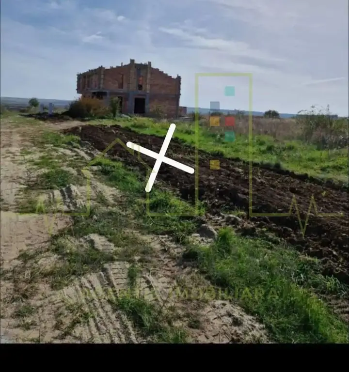 Teren intravilan Pischia. 678 mp. Front de 20,75 m.