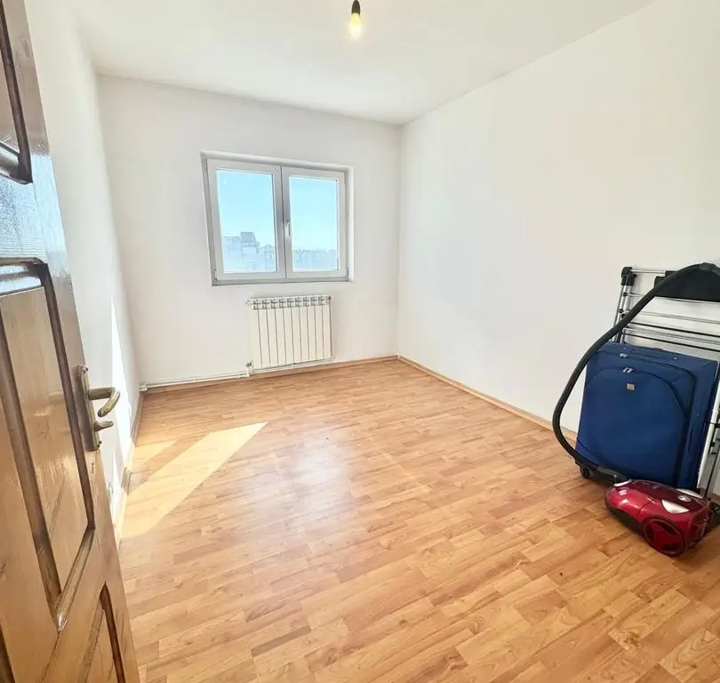 Apartament 3 camere de vânzare – Decebal