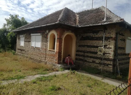Ag BRASADAS vinde casa LOCUIBILA 3 cam teren 5.000 mp HOREA.