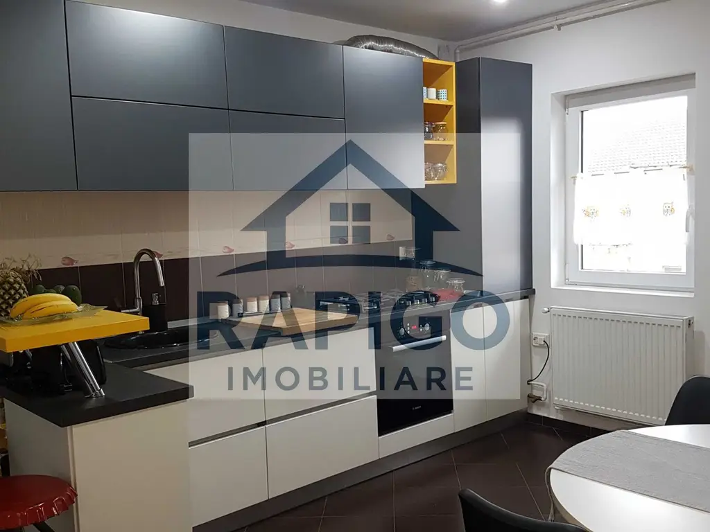 Apartament modern cu 3 camere de închiriat – la 5 minute de Iulius Mal