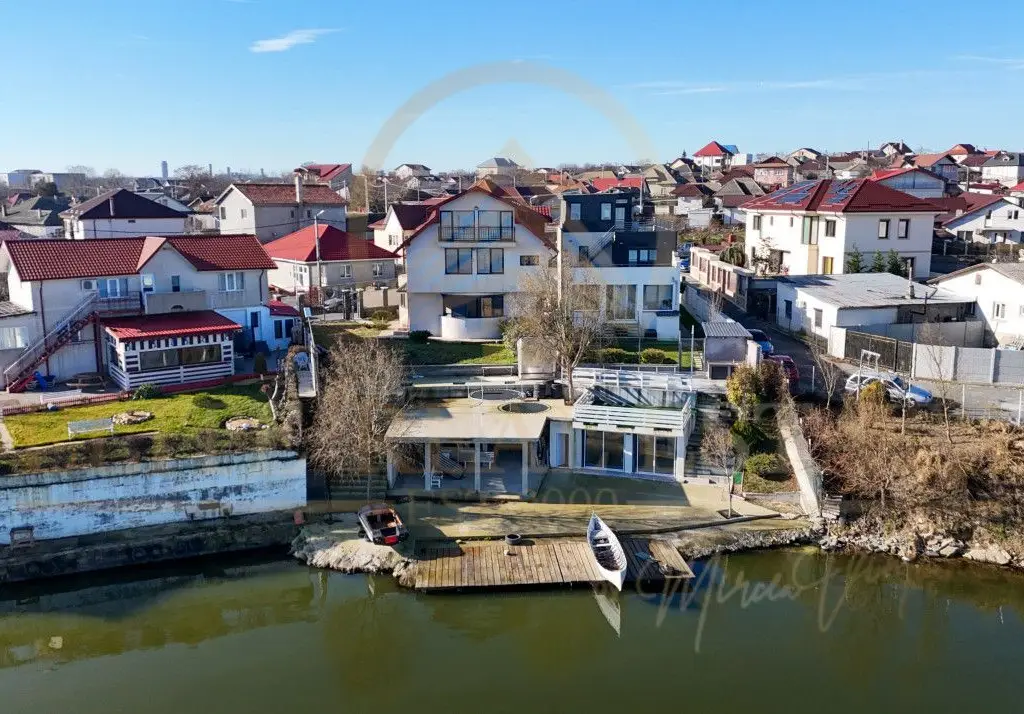 Năvodari - Casă exclusivistă cu ponton privat – Primul rând la lac
