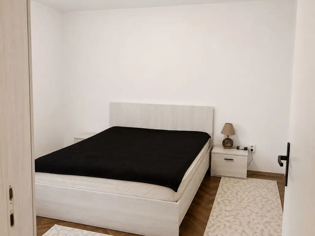 Apartament 4 camere de închiriat | 100 mp | Punctele Cardinale