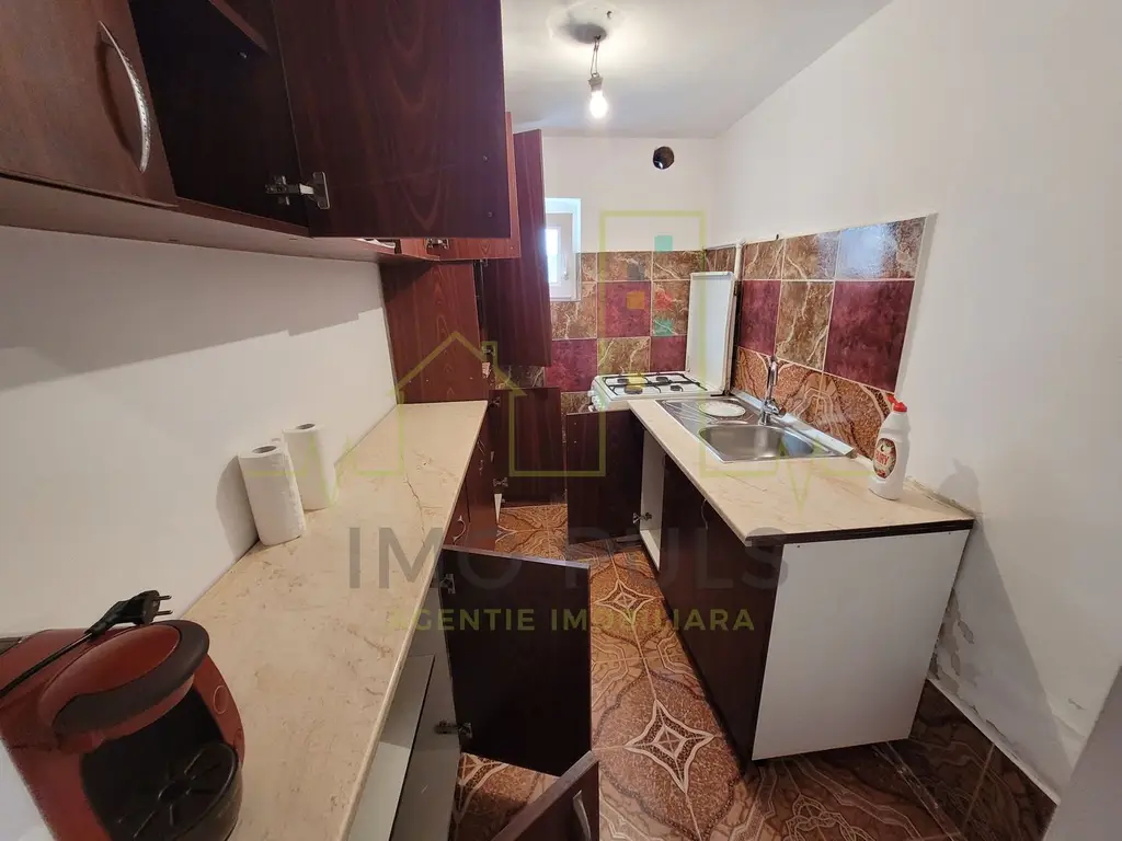 Zona Dambovita. 2 Case. Teren 933 mp.