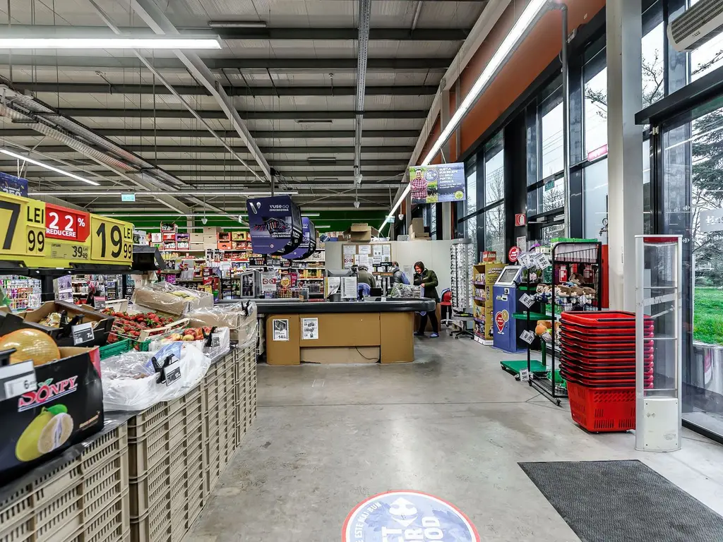 Spatiu comercial de vanzare cu chirias supermarket Profi