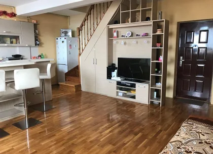 Ag EUROPA vinde ap. FINISAT cu 3 camere la etajul 4 zona CENTRALA.