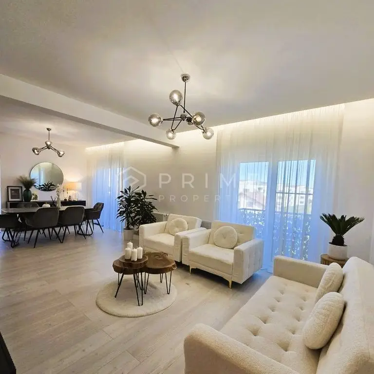 Penthouse 120 mp utili, 4 camere, cu terase generoase 60 mp, Unirii