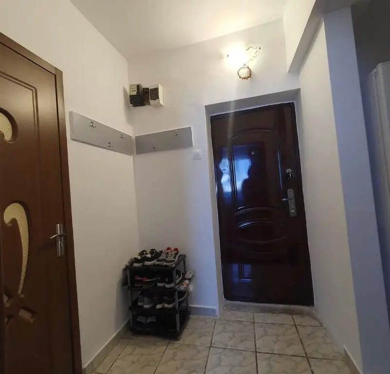 Vand apartament 2 camere