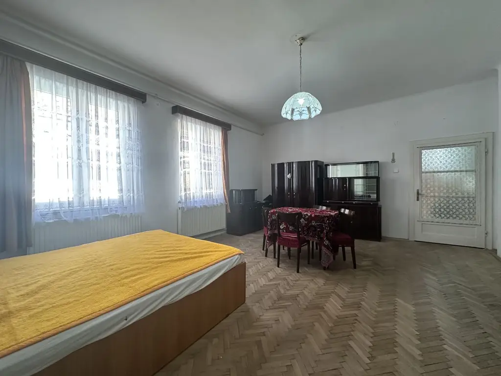 Apartament in casa spațios la doar 5-7 minute de Centrul Istoric