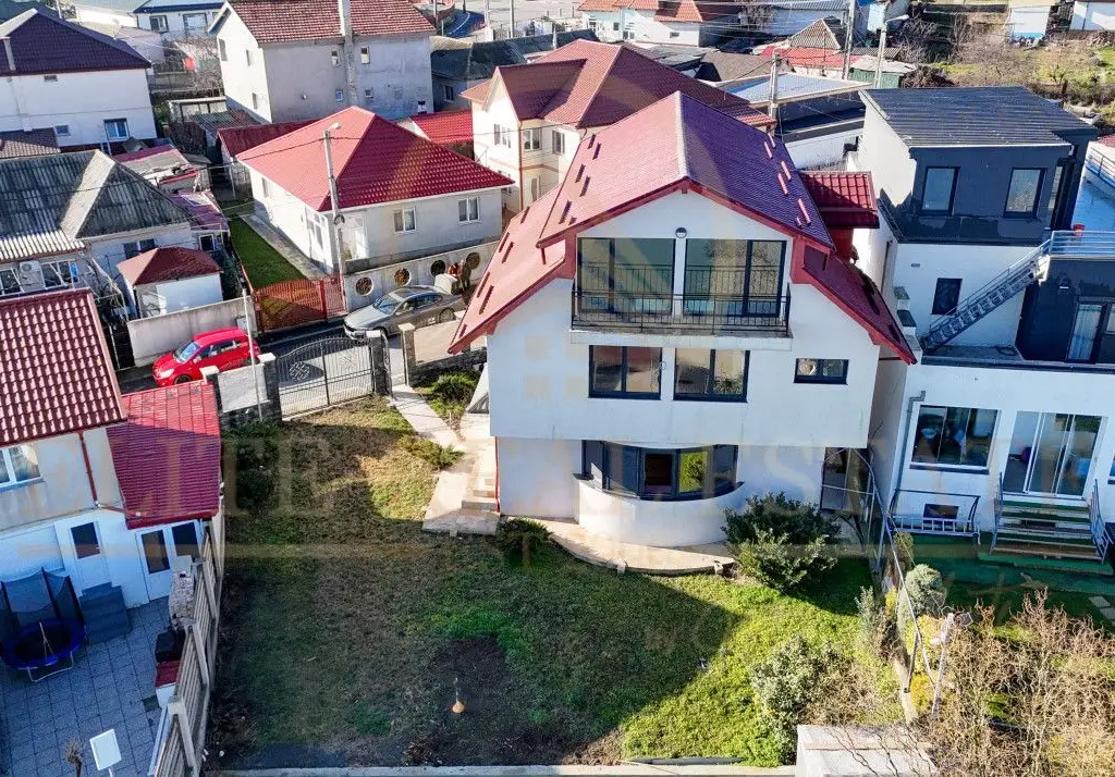 Năvodari - Casă exclusivistă cu ponton privat – Primul rând la lac