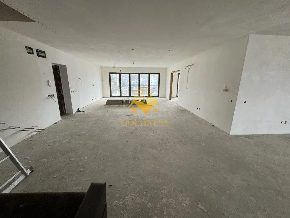 Penthouse, 5 camere, 3 bai, Terasa, 254 mp, bloc nou, Calea Turzii