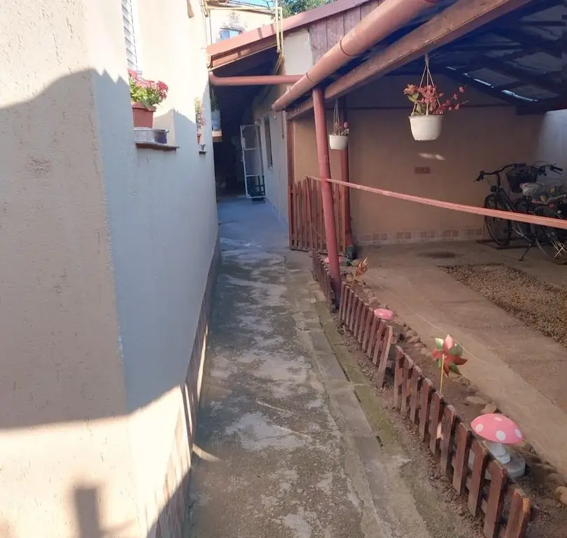 ageuropa.ro vinde casa in zona 14 Mai cu 3 cam. si teren aferent de 500mp.