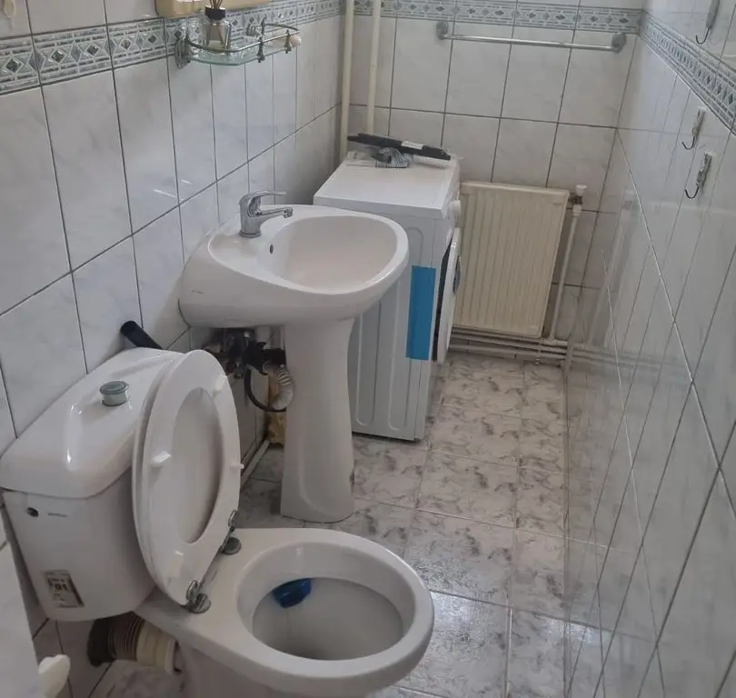 De inchiriat apartament cu 3 camere, zona Garii, etaj 3, 490 euro negociabi