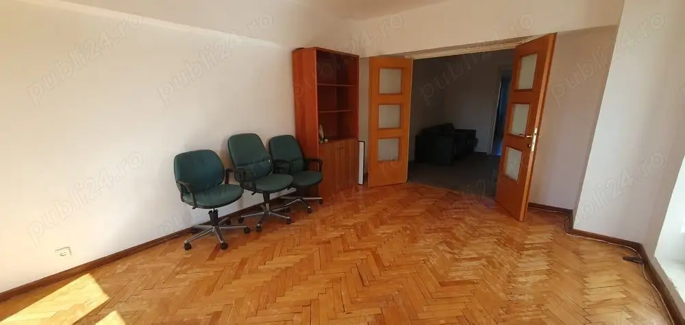 Ag BRASADAS închiriază 4 cam 100mp etaj 6/8, Pta Unirii.