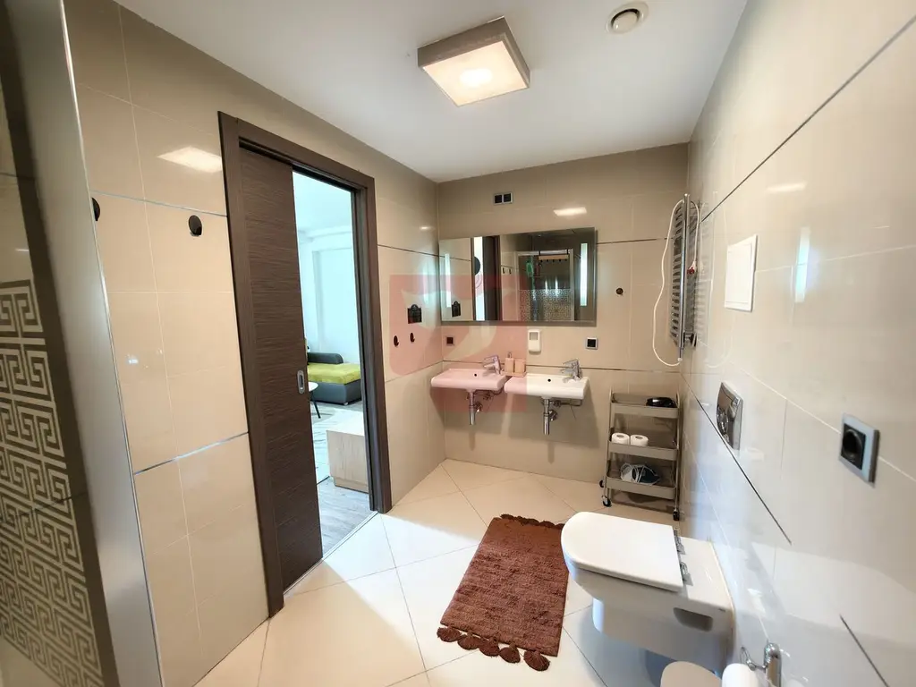 2 apartamente intr-unul singur!