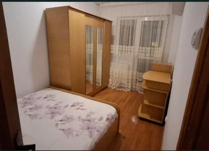 De inchiriat apartament 3 camere, Micro 20, 2100 lei