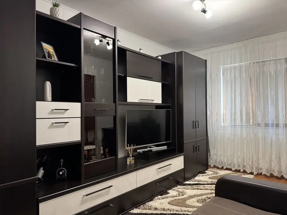 BRASADAS vinde ap 2 cam etaj 2/4 Micro 15.