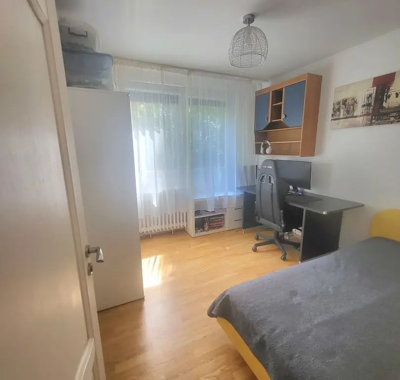 Direct proprietar vand apartament 4 camere București