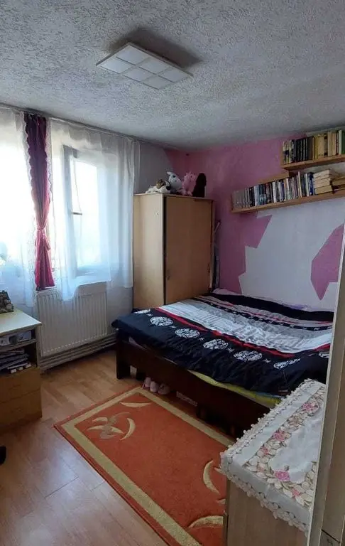 BRASADAS vinde URGENT ap 2 cam etaj 4/4 pe Aleea Prahovei.