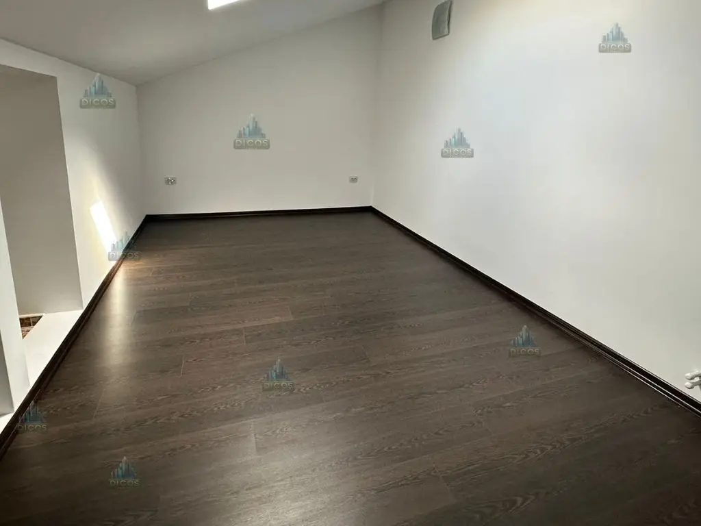 Vilă de vânzare 1500 mp teren