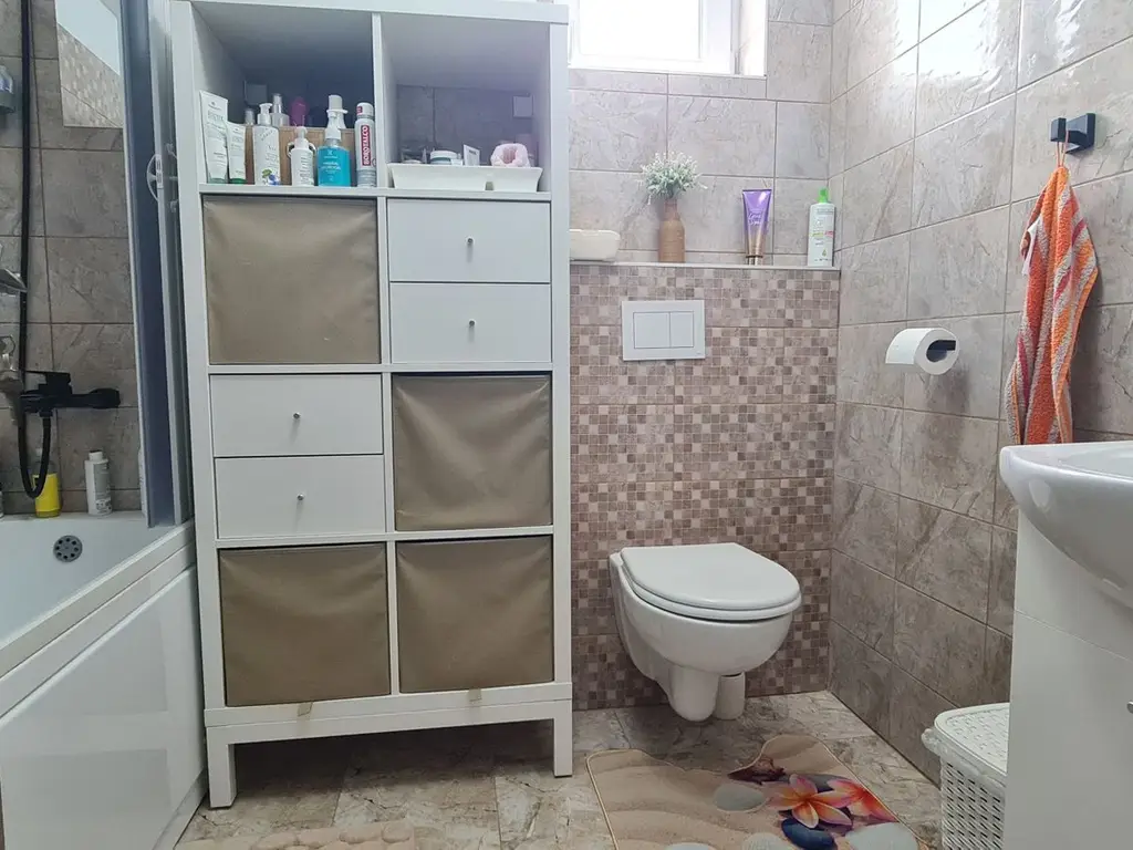Casa mobilata si utilata in Cartier Izvor Tarlungeni Brasov